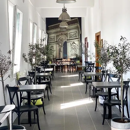 Hostel Le Pavillon *