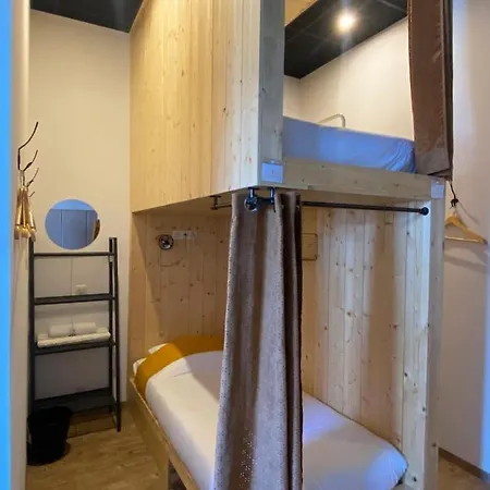 Le Pavillon Hostel *