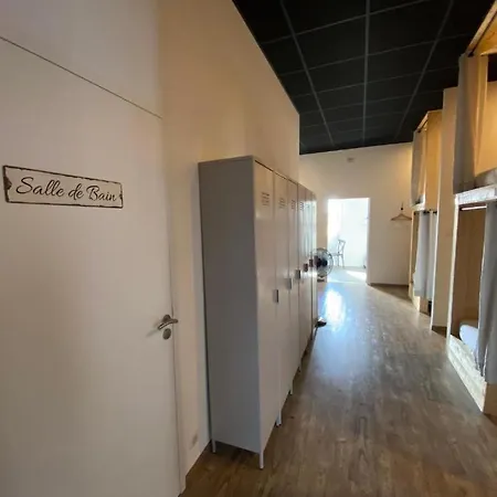 Le Pavillon Hostel *